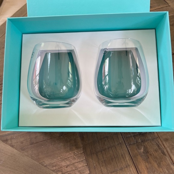 NWB Tiffany red wine glasses - set of 2 - Picture 3 of 9